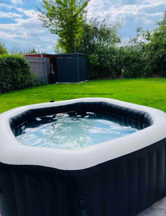 Haushalfte Mit Garten, Kamin, Grill & Whirlpool Nahe Ber Villa Berlin Exterior photo