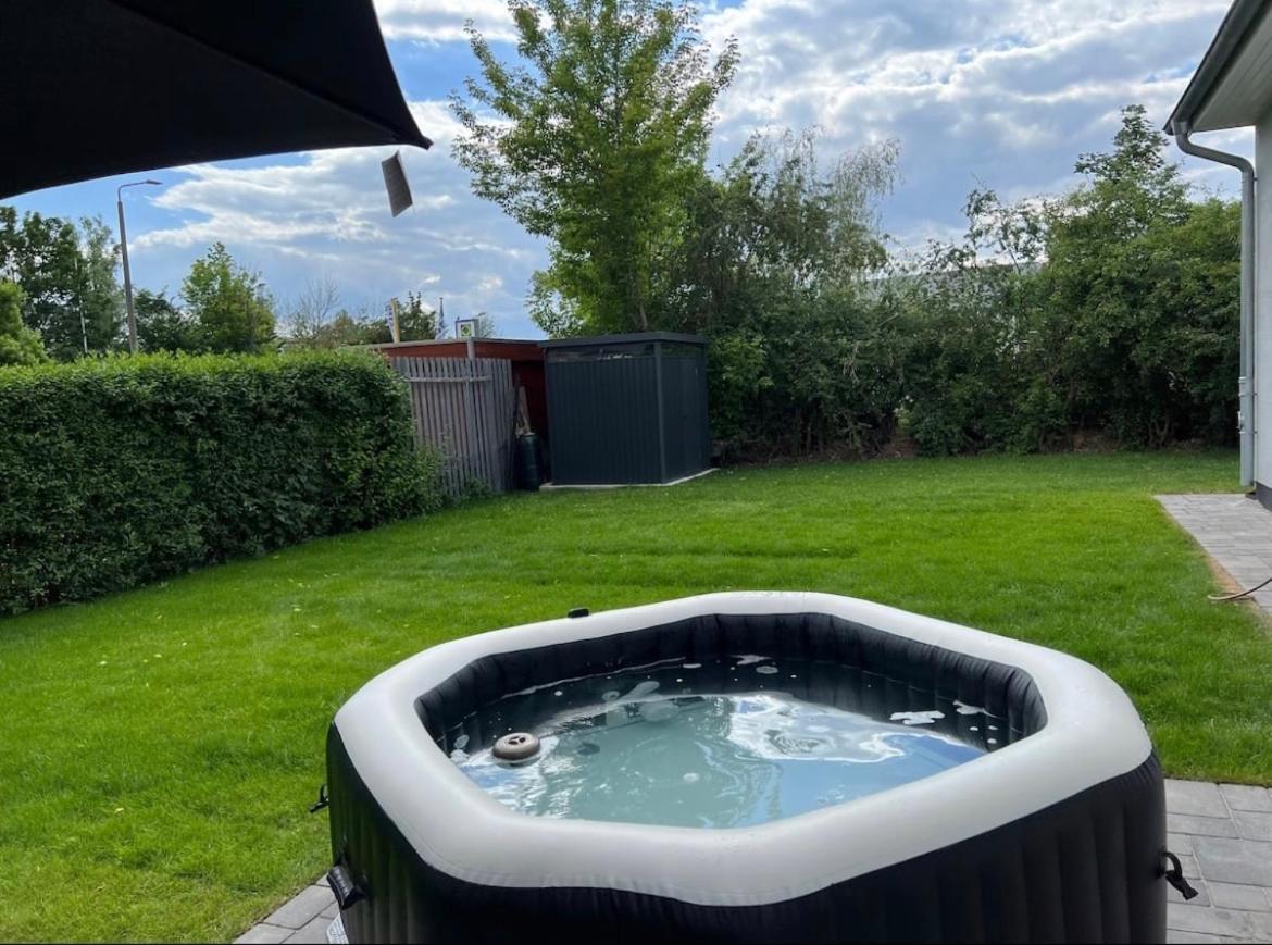 Haushalfte Mit Garten, Kamin, Grill & Whirlpool Nahe Ber Villa Berlin Exterior photo